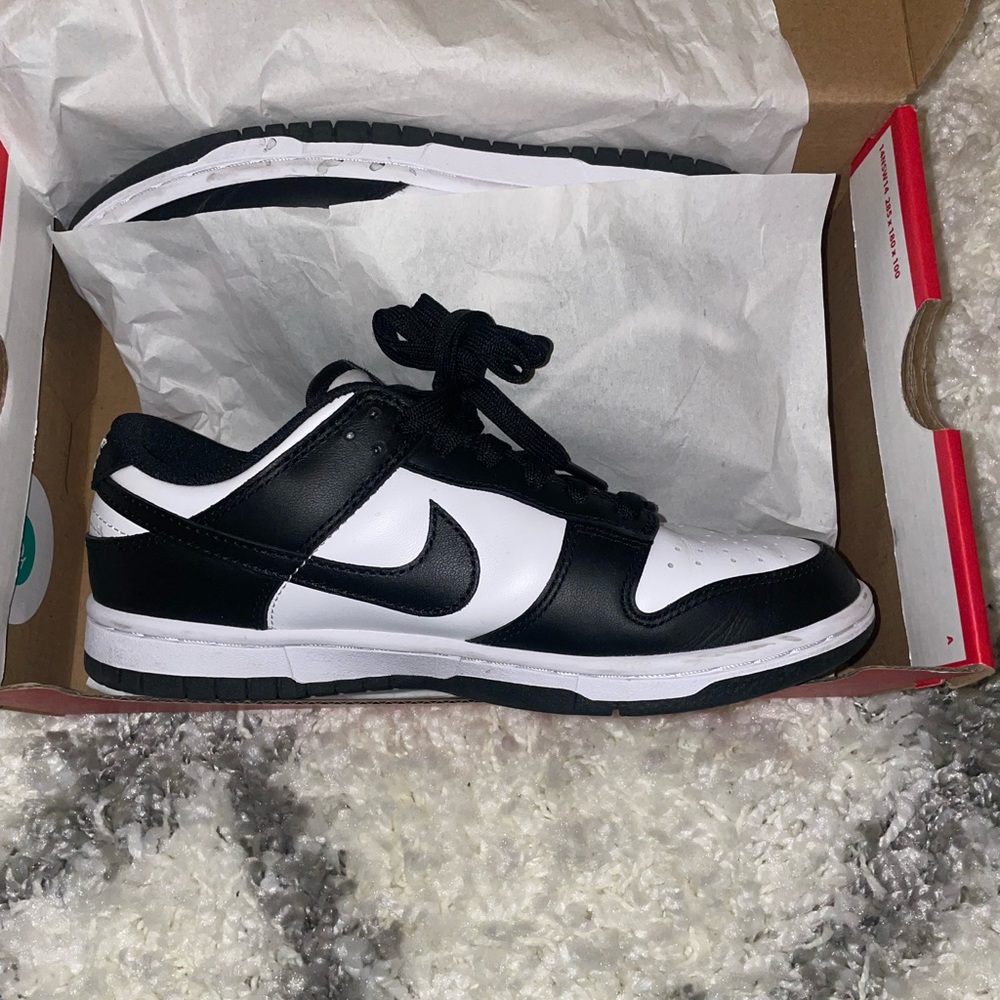 Wmns Dunk Low ‘black and white’